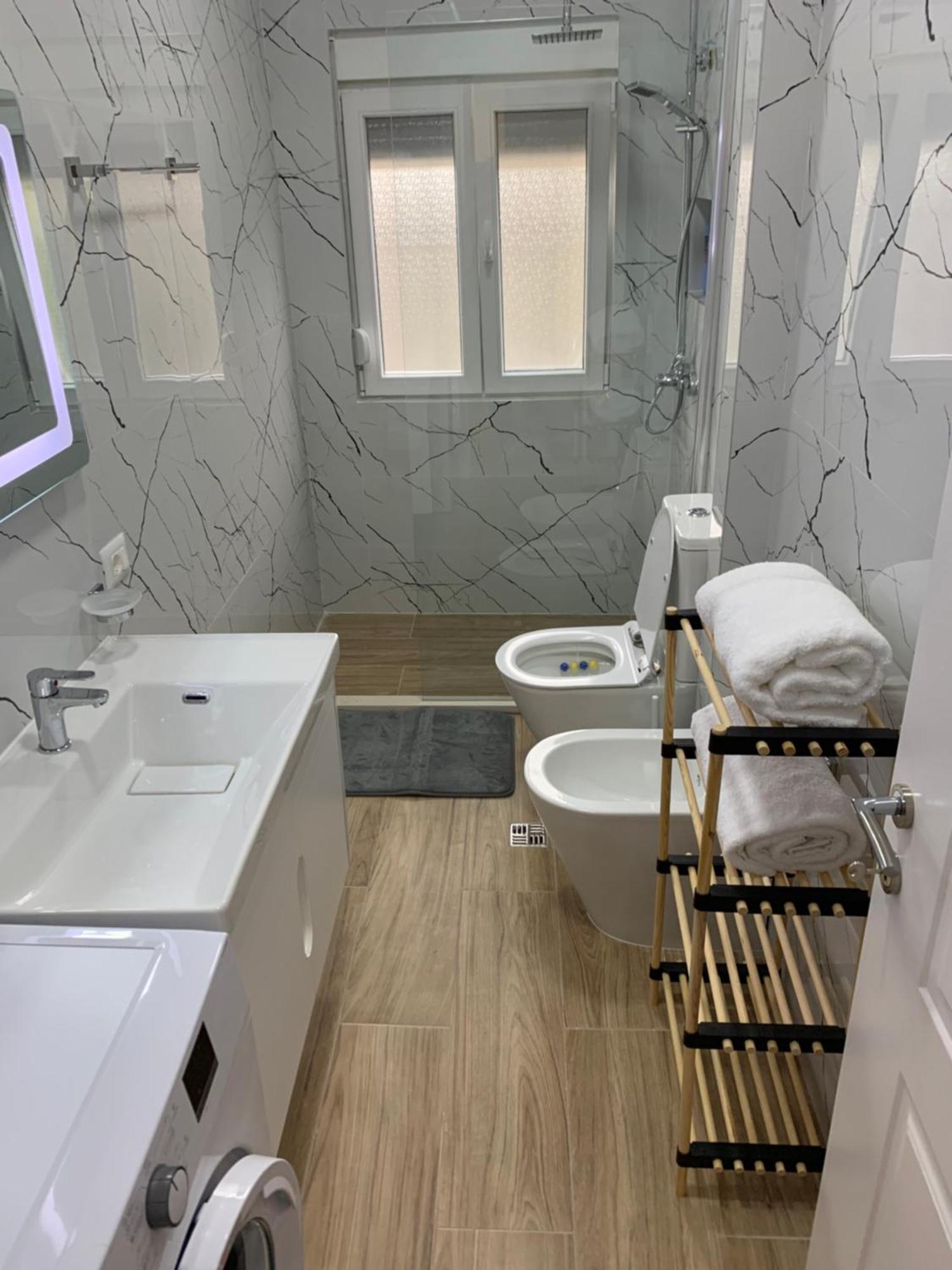 Casa Nada Lägenhet Tirana Exteriör bild
